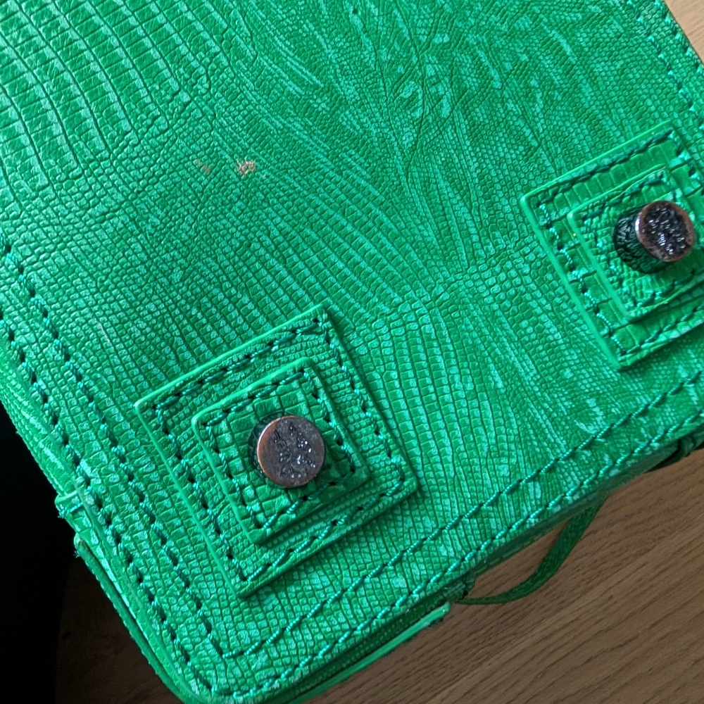 Alice + Olivia Vibrant Green Satchel - Picture 7 of 16